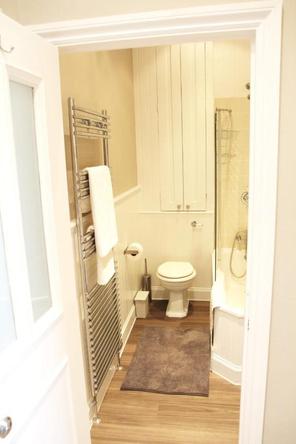 런던 Guestready - Quaint English Flat Near Portobello 아파트 외부 사진