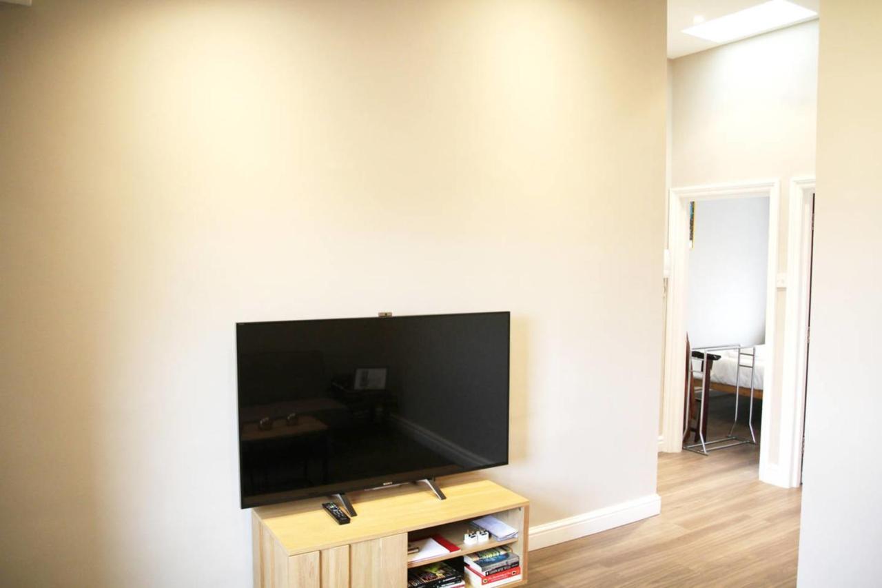 런던 Guestready - Quaint English Flat Near Portobello 아파트 외부 사진